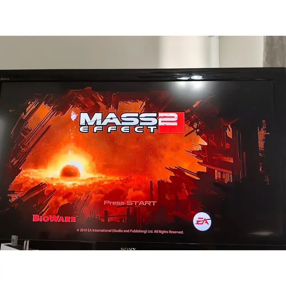 Mass Effect 2 Xbox 360 CIB Complete W/ Manual 2-Disc